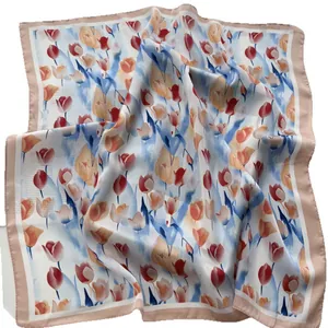 Elegante foulard quadrato in seta con stampa floreale di tulipani e sfumature blu