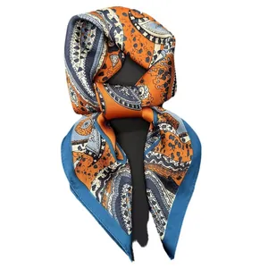 Foulard luxueux en soie de style bohème paisley en orange et bleu marine avec satin