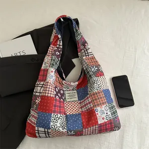 Grand sac fourre-tout patchwork ethnique en velours côtelé avec motifs floraux