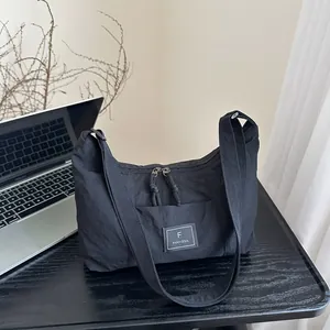 FANYISSA Dames Casual Nylon Dumpling Tas Effen Kleur Crossbody Schoudertas Met Verstelbare Riem Voor Dagelijks Gebruik