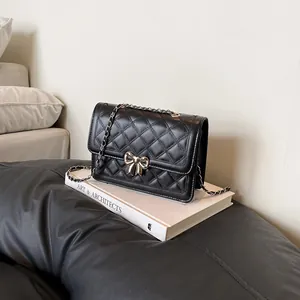 Sac Bandoulière Femme Matelassé Chaîne Cuir PU Motif Losange Petit Sac à Épaule Carré avec Boucle Nœud Papillon en Métal
