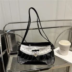 Ballet-style gingham underarm bag with bow, heart patterns and ruffled lace edges