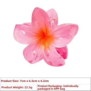 Details der 7cm x 6,5cm großen rosa Plumeria-Haarklammer mit Angabe von Größe und Gewicht