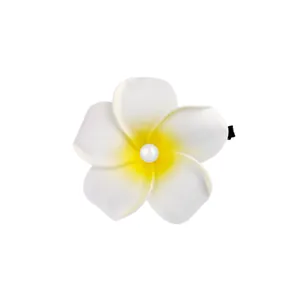 Detail der Plumeria Haarspange aus Stoff mit gelbem Verlauf und weißer Perle