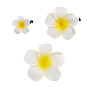 Dreiteiliges Plumeria Blumen Haarklammer Set mit gelben Farbverlauf und Metall-Entenschnabelclip