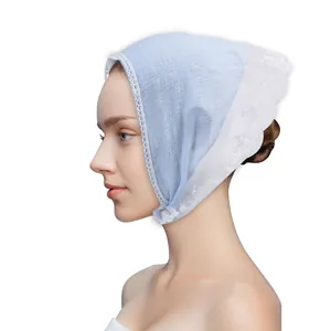 Foulard tricoté à fleurs avec bordure en dentelle blanche et broderie bleue style rétro