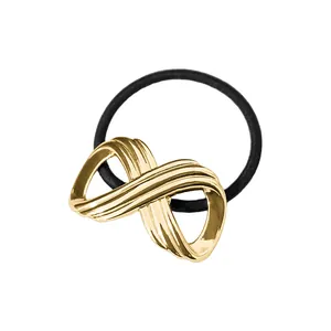 Coletero elástico negro con un accesorio metálico dorado en forma de infinito