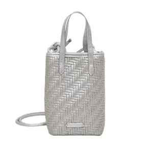 Mini sac bandoulière argenté tressé avec poignées supérieures et bandoulière à nœuds