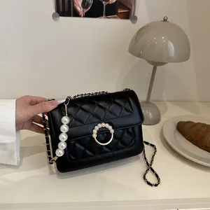 Elegante Gesteppte PU Leder Umhängetasche Damen Künstliche Perlenring Schnalle Kette Kleine Quadratische Tasche Party Alltag Handtasche