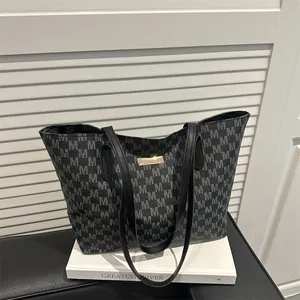 Women Retro M-Letter Print Tote Bag Large Capacity PU Leather Shoulder Bag Casual Urban Simple Commute Underarm Bag Gold Metal Decor