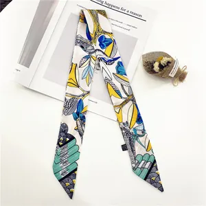 Élégant foulard étroit en satin pour femme avec imprimé floral et oiseaux colorés