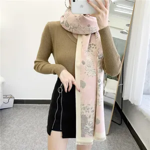 Elegant floral thick winter scarf in pink cashmere-feel fabric with fringed edges