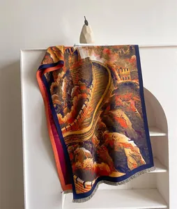Détail du motif Grande Muraille sur écharpe pashmina épaisse avec bords à franges