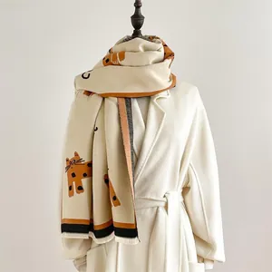 Zachte winter sjaal voor dames met schattige kattenprint en decoratieve kwastjes