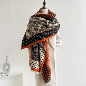 Damen Winter retro Polka Dot und Kamelien Blumen Patchwork Schal mit weichen Fransen