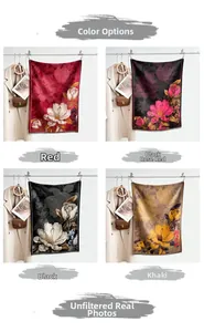 Vues détaillées d'écharpes en imitation cachemire avec motifs floraux et franges en quatre couleurs