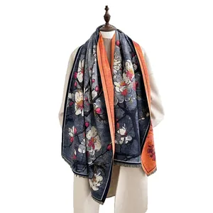 Winter-Kaschmir-Schal mit weißem Pflaumenblüten-Jacquard und feinen Fransen