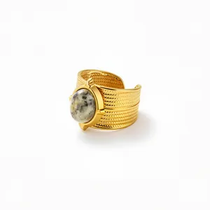 Retro 18K gold-plated wide band ring with wave texture and oval stone inlay