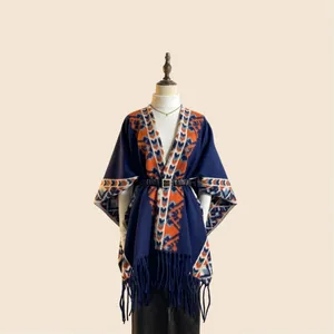 Cape poncho rétro en maille jacquard géométrique avec franges et ceinture élégante