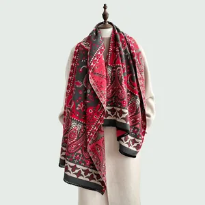 Châle élégant rouge en cachemire imitation avec motifs paisley et franges mode