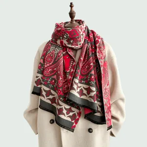 Châle rouge en imitation cachemire avec motif paisley et franges élégantes pour femme