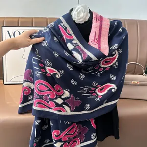 Scialle pashmina jacquard paisley bohémien blu navy e rosa per il calore invernale