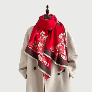 Chal de cachemira sintética con estampados de flores de ciruelo rojo y borlas