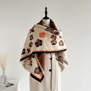 Écharpe châle élégante en faux cachemire à motif camélia avec franges et double face