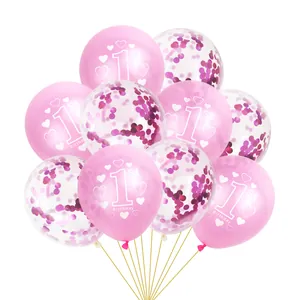 Gros plan de ballons roses du 1er anniversaire et ballons à confettis violets