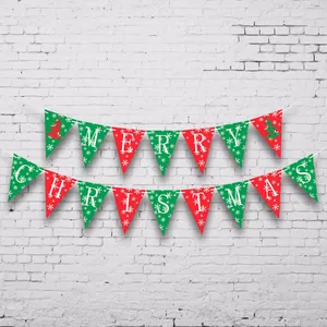 Vrolijk kerstfeest banner met rood en groene vlaggetjes en witte sneeuwvlok patronen