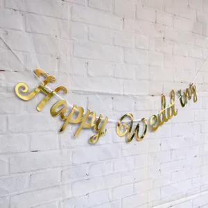 Guirlande Happy Wedding dorée effet miroir pour décoration murale de mariage élégante