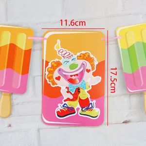 Dettaglio banner festa con gelato e clown di dimensioni 11,6 x 17,5 cm per decorazione