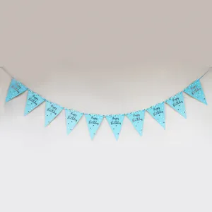 Blaue Happy Birthday Wimpelkette mit Punkten für Geburtstagsfeiern auf grauem Grund