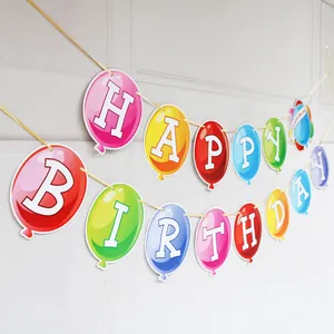 Kleurrijke HAPPY BIRTHDAY-slinger in ballonvorm met goudkleurig koord voor feesten