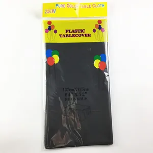 Tovaglia rettangolare nera in PEVA 137x183cm in confezione trasparente