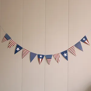 Guirlande Fête de l'Indépendance américaine avec motifs étoiles et rayures bleu blanc rouge