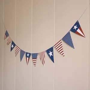 Banderole de fanions rouge blanc bleu pour la fête de l'Indépendance américaine