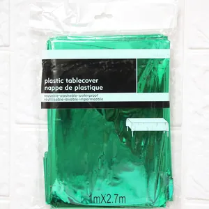 Detail van groen folie tafelkleed in verpakking met waterbestendige materiaaleigenschappen