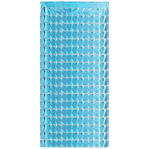 Gros plan du rideau de guirlandes à paillettes bleu vif pour décoration de fête