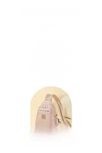 Détail d'un sac à dos rose en tissu Oxford avec sangle ajustable et fermeture éclair