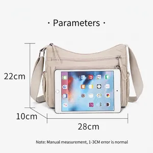 Sac bandoulière imperméable en nylon beige avec plusieurs poches et grande capacité
