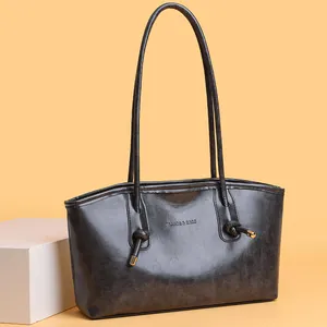 Sac Fourre-tout en Cuir PU Haute Brillance pour Femmes Grande Capacité Sac à Épaule Avec Détail de Nœud Lettrage Fashion Bags Rétro Bureau Sac de Navetteur