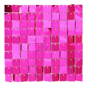 Hot Pink Pailletten-Wandpaneele mit glänzenden Quadraten für Event-Hintergründe
