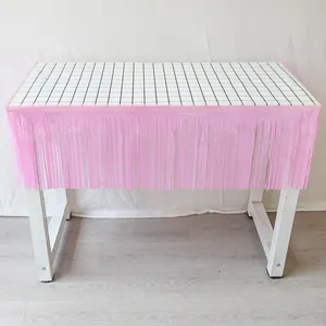 Jupe de table à franges roses avec nappe à damier noir et blanc pour décoration