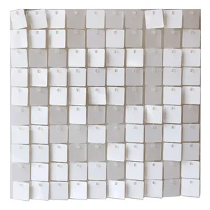 Quadratische weiße Paillettenwand mit 10x10 Raster für glänzende Partydekorationen