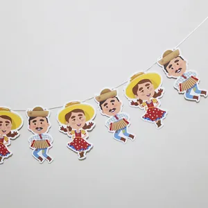 Πολύχρωμη γιρλάντα Festa Junina με παραδοσιακούς βραζιλιάνικους χαρακτήρες κινουμένων