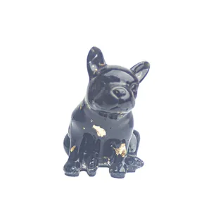 Statuetta di bulldog francese in resina nera con foglie d'oro per decorazione casa