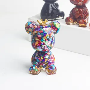 Kristall-Harzbär-Figur mit Krone und bunten Steinen für Haus- und Autodekoration