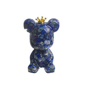 Bärenfigur aus blauem Naturkristall und Harz mit goldener Krone für die Wohndeko