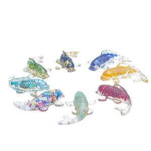 Figurines de carpes koi en cristal et résine avec feuilles d'or pour bureau